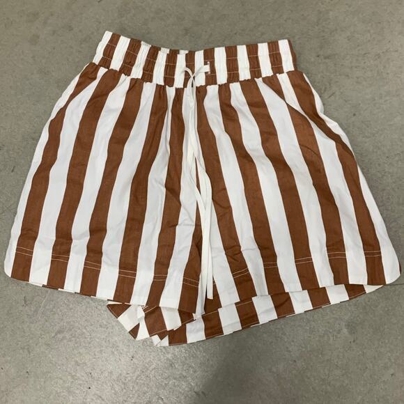 Tuckernuck Aston Studio The Harvey Short in Cigar & Optic Stripe - Picture 2 of 4